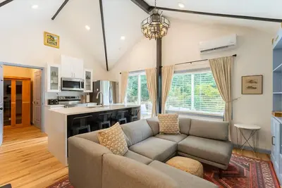 Image de Peaceful Cottage w/ Loft, Sauna & Outdoor Firepit