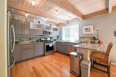 Image de 3+ bedroom peaceful home 50 yards to private beach. Beautiful gardens