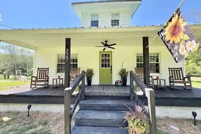 Peaceful, Easy Feeling Riverhouse