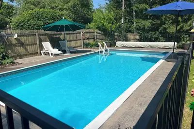 Image de Comfortable Rochester Area Retreat  Pool, Hot Tub, 2 Kings & Private Fenced Yard