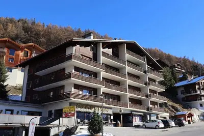 Image de Barmaz B 12 – Appartement rénové alliant confort et charme montagnard moderneExtérieur :Appartement