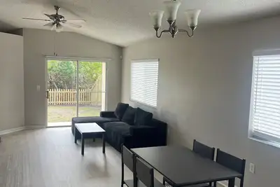 Image de Charming 3-bedroom house with Ac in Tampa/Riverview/fenced back yard