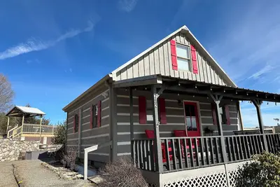 Image de Quiet Mountain View Cabin on 2+ Acres w/ Hot Tub overlooking The New River!