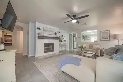 Image de The Coastal Cowgirl: Boutique River House w cowboy pool and movie room