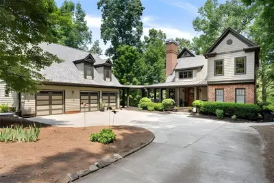 Image de Charming and Entertaining Lake House Retreat for Large Groups!