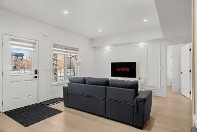 Waterfront 1br Suite | Private & Modern | Queen Bed