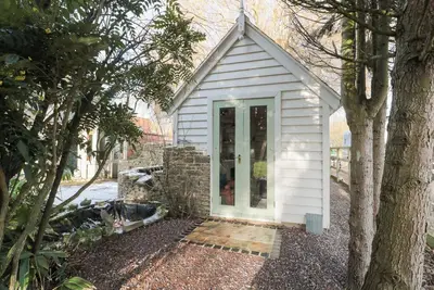 Image de Shades Farm Summerhouse, pet friendly, with a garden in Minety