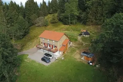Image de En bordure de forêt, grand chalet 14 personnes