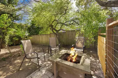 Image de Perch - Ac Throughout | Spacious Yard + Quiet Vibes