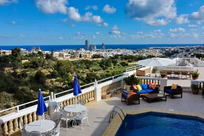 Image de Villa Amora / Super Villa with Skyline City Views