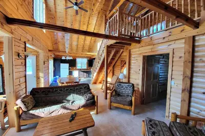Image de Beautiful 3 Bedroom Loft Cabin