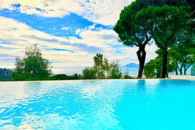 Image de Villa de Luxe - Vue Mer Panoramique à Cannes