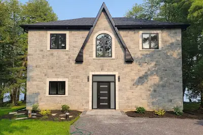 Image de Evening Glory on the Lake: Luxury Getaway