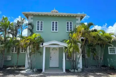 Modern Luxe Villa in Cap Estate