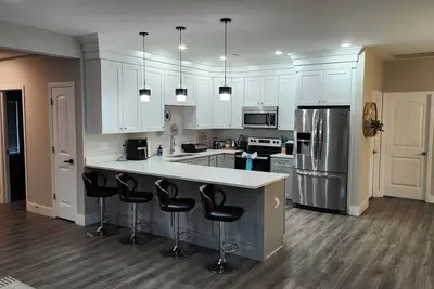 Image de The Landrum Nook in Downtown Landrum -Tiec -Fence -fishing