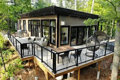 Image de White Pine Cottage at Lac du Cerf - a bright, modern, cozy place to unwind.