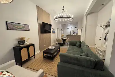 Image de Shorter Walk To Wrigley Than A Home Run