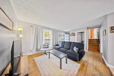 Image de 4-bedroom, 2-bathroom house with Ac in charming Ashland