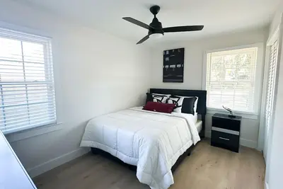 Image de Spacious 3 Bdrm, Southside Home in Savannah w/ Pool