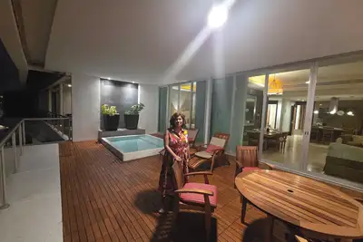 Image de Where luxury meets tranquility. A spacious unit close to a beautiful beach.