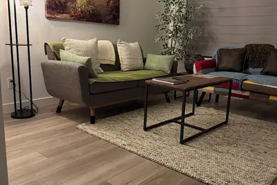 Image de Slice of Heaven! near Stampede Ground Spruce Meadows, Banff: Sleeps 6