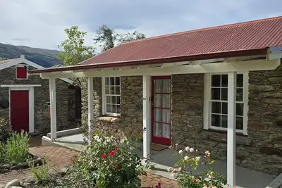 Historic Miner's Cottage - Self Contained