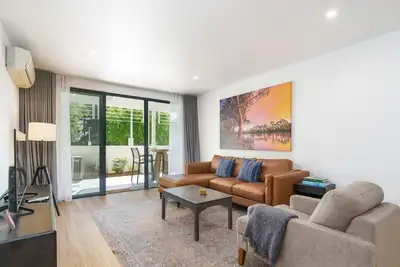 Image de New To Vrbo: Kingston Modern Home – Large and Stylish Spaces