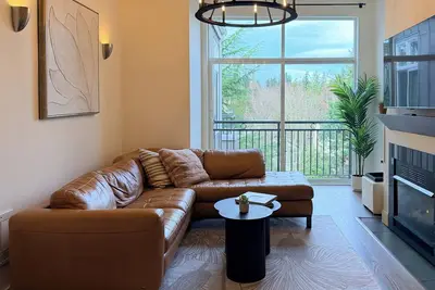 Image de Sea - Downtown Kirkland - Dining, Parks &Waterfront