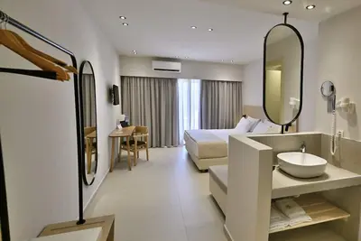 Image de Aphrodite Beach