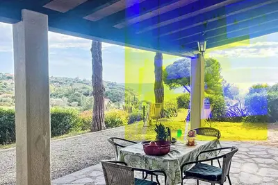 Image de Appartement dans une maison de vacances avec Wifi, climatisation, Tv, terrasse, animaux admis
