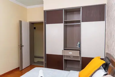 Image de State House Road Luxurious 3 Bedrooms Suit.