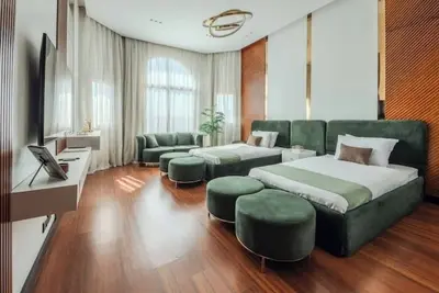 Image de Pearl Penthouse I 5br | Rooftop Jacuzzi & Stunning Golf Views