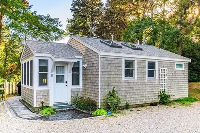 Image de Relaxing Truro Cottage with Private Patio Near Beaches