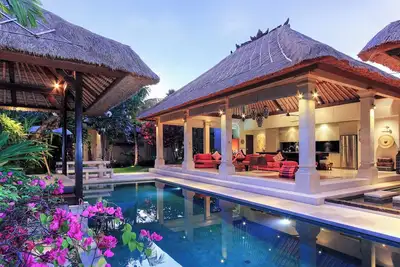 Image de Seminyak villa close to all the famous hotspots!