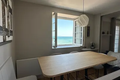 Image de Appartement vue mer exceptionnelle et accès direct à la plage.