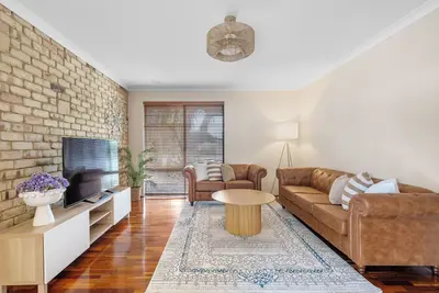 Image de Rest & River Ease – A Sepal Stay is a calm, comfortable Bayswater home designed for easy living, close to transport, parks, and Perth’s eastern corridor. Walking distance to the amazing river front.
