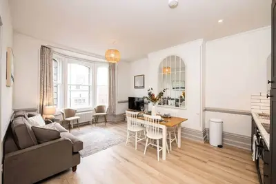 Grade Ii Listed 2 Bed Flat in Central Salisbury