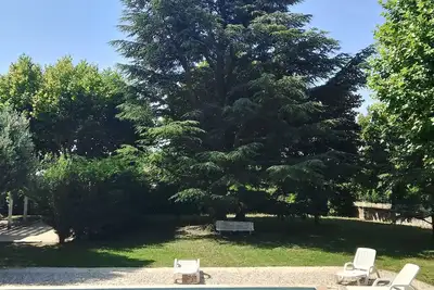 Image de Grande villa avec 4 chambres avec wc salle de bain avec piscine et parc ombragé