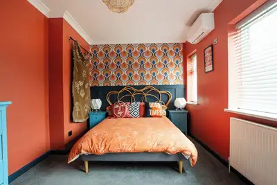 Image de Retro Margate Getaway | Sleeps 6 | 10 Minute Walk to Beach & Old Town