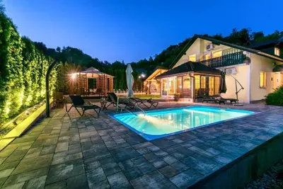 Image de Villa in nature with jacuzzi, sauna, pool, and space for gatherings