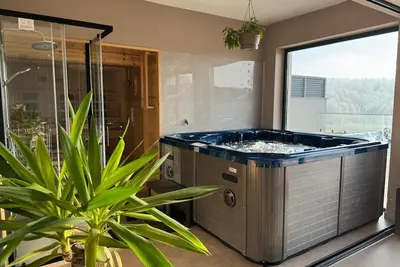 Image de Modern villa with pool, jacuzzi, and sauna in Bilogora for family relaxation.