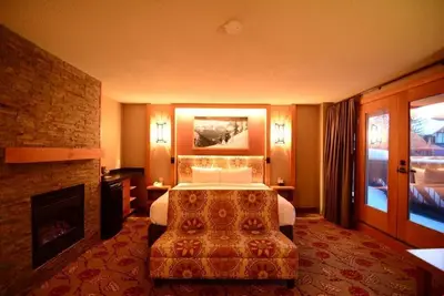 Image de King Suite w/ Fireplace & Mountain Views