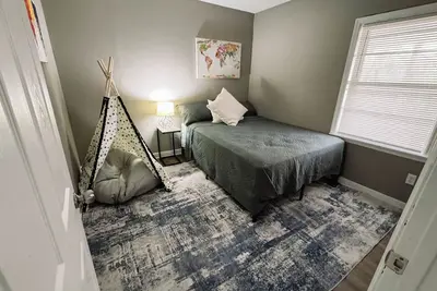 Image de 3 Bedroom Home near Hospital, Golf, and Gentle Living.