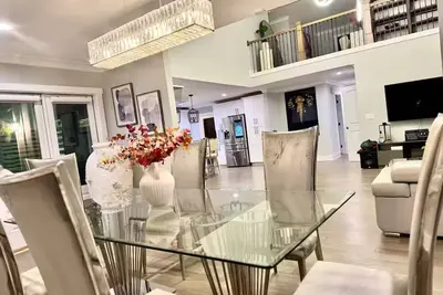 Image de Millions dollar 4br/3ba home in the amazing Bookhaven neighborhood of Atlanta.