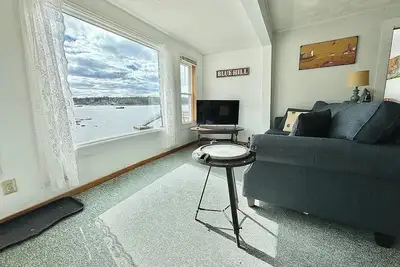 Oceanfront Cottage `Shipwreck` 2 Bed 1 Bath