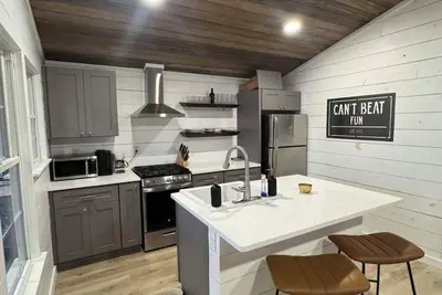 Image de Can`t Beat Fun Cabin on Weiss Lake