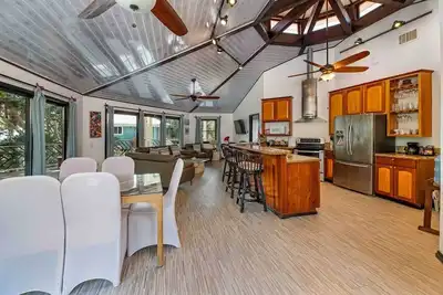 Upstairs Beach Front Villa on West Bay