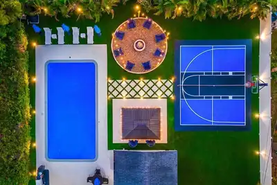 Image de Vacation Vibe! Heated Pool, Outdoor Lounge, Bball