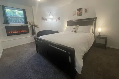 Image de Finigins Hideaway Close to Airport/Free Parking, Laundry