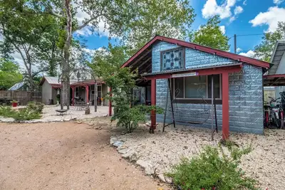 Image de Our Symphony Downright Comfort's Musical Casita